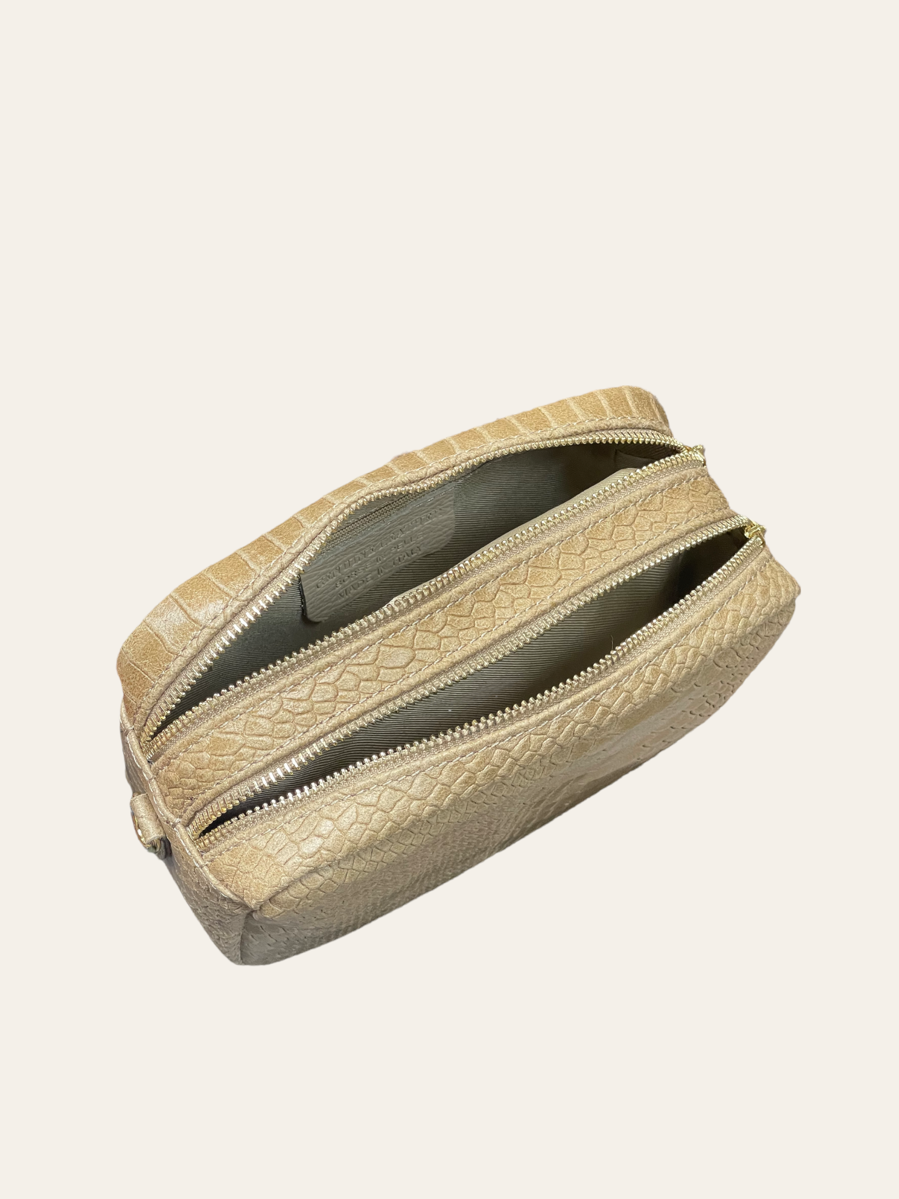 Borsa da serpente di Roma.